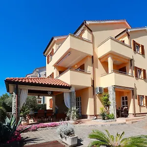 Omanovic , Čižići Chorwacja