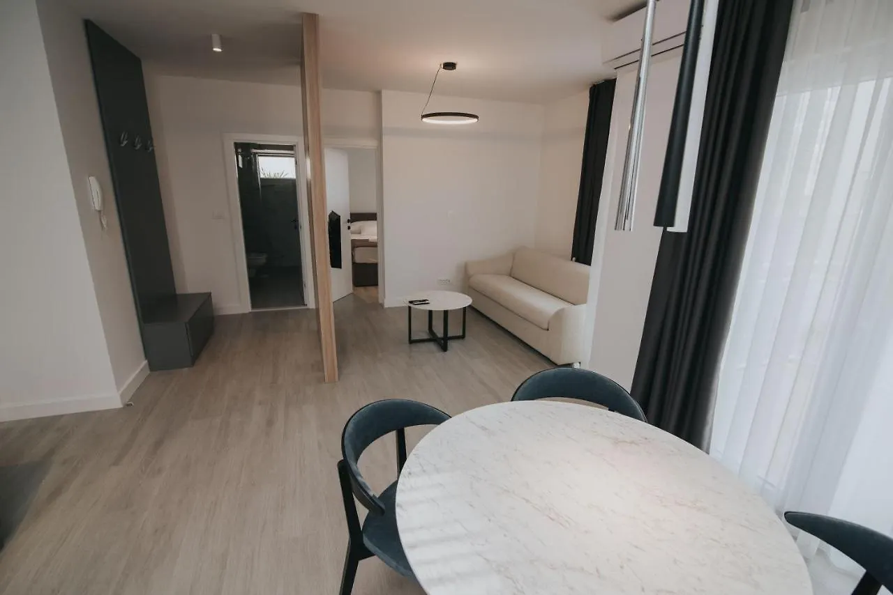 Malo More Resort Arbanija Hotel apartamentowy